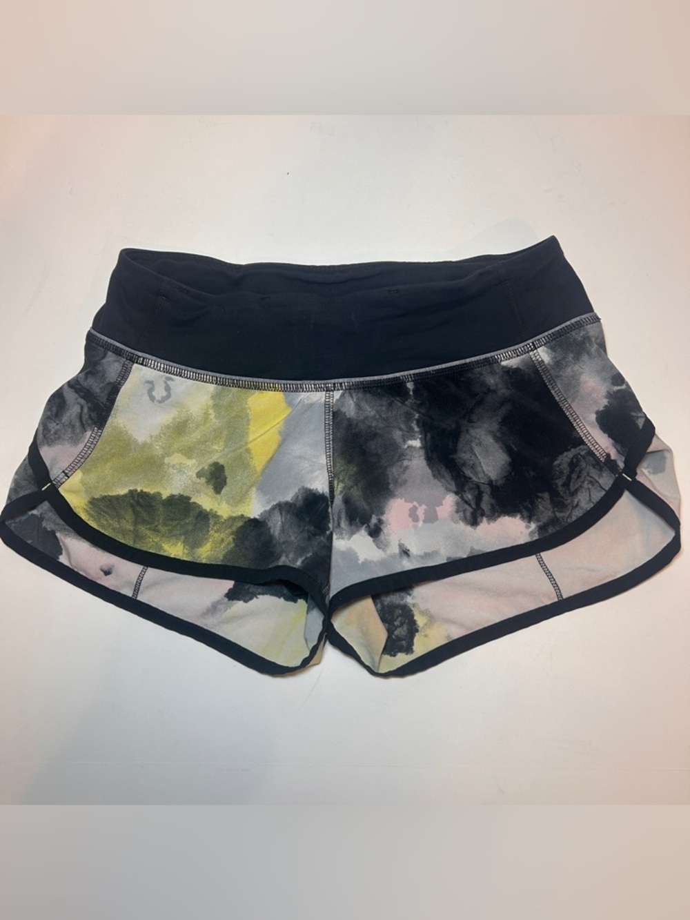 LULULEMON SPEED UP Womens 2 Citron Tinted Canvas Lined Athletic Running Shorts - Picture 15 of 15